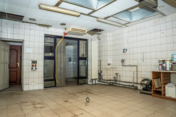 powiat nowotomyski, Lwówek, Rynek, Myślisz o rozwoju? Budynek wart inwestycji!