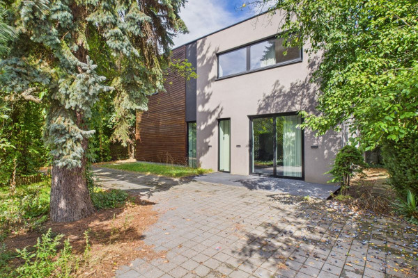 Wrocław, Ołtaszyn, Wojszycka, Nowoczesny dom wśród zieleni