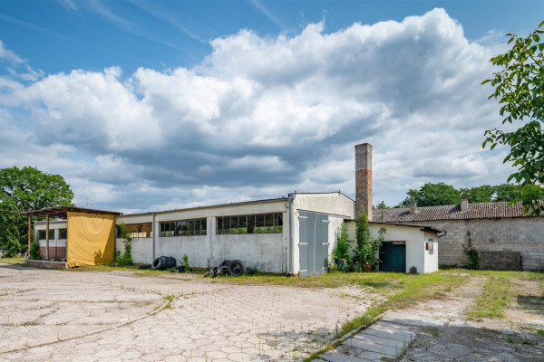 powiat złotowski, Jastrowie, Cmentarna, Lokal na sprzedaż